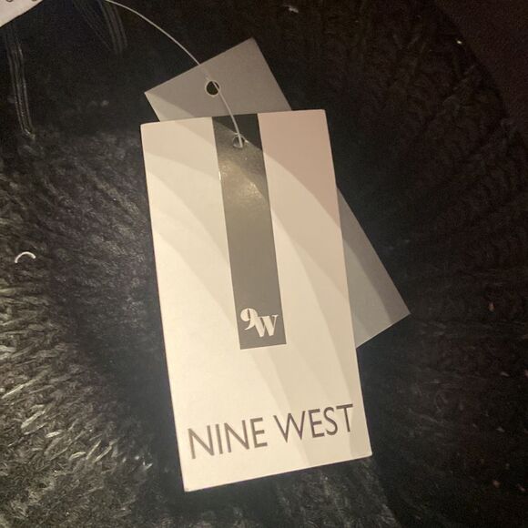 NWT Nine West black hat with adjustable fit band - Picture 8 of 8